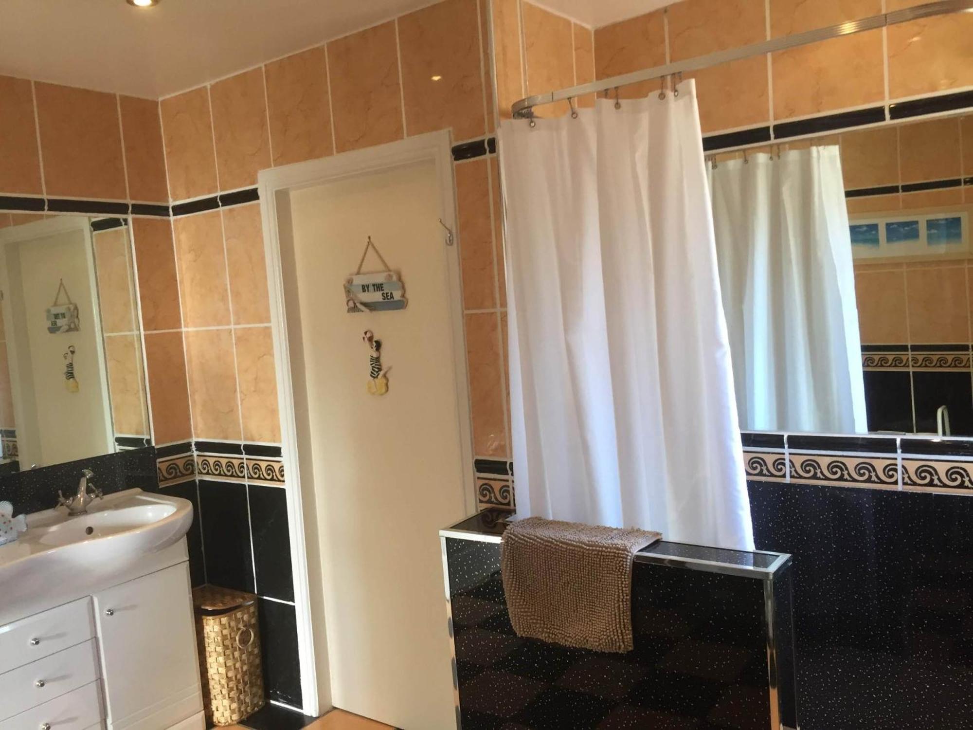 シェアーネス Hogwarts Bed And Continental Breakfastヴィラ 部屋 写真